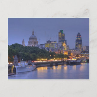 Cartão Postal A cidade de Londres ao anoitecer