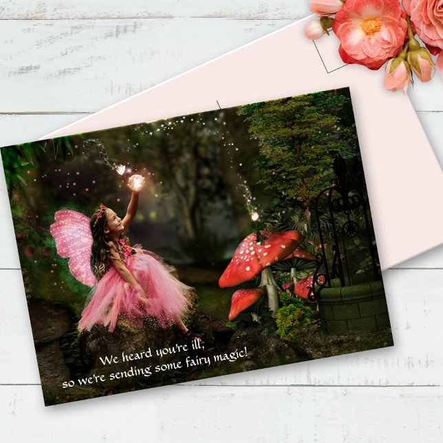Cartão Postal A Fada Rosa Fica Bem Em Breve (Get Well Soon Postcard featuring a magical illustration of a fairy in an enchanted garden)