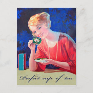 Cartão Postal A mulher é bebendo copo perfeito de chá, vintage