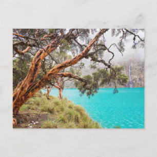 Cartão Postal A neblina e o lago, Huaraz, Peru.