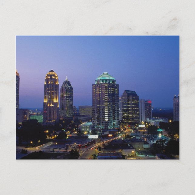 Cartão Postal A noite cai sobre Atlanta, Georgia, EUA. (Frente)