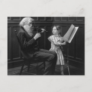 Cartão Postal A Page Turner, início dos anos 1900