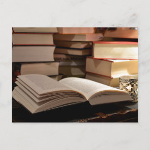 Cartão Postal A pilha de livros TBR