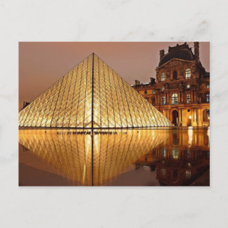 Cartão Postal A pirâmide do Louvre no pátio do Louvre
