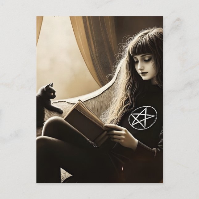Cartão Postal A witch reads with her black kitten (Frente)