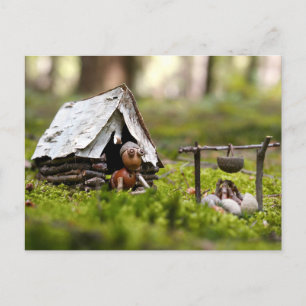 Cartão Postal Acorn elf na tenda no acampamento