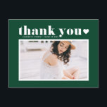 Cartão Postal Agradecimento de Graduação em Tipografia Retro Ver<br><div class="desc">Envie agradecimentos com este cartão postal de agradecimento de graduação personalizável. Ele apresenta tipografia negrito retrô e um coração em um fundo verde esmeralda. Este cartão de agradecimento de graduação com foto será perfeito para qualquer tema de graduação. Personalize adicionando suas fotos favoritas.</div>