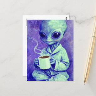Cartão Postal Alienígena azul com uma taça de café