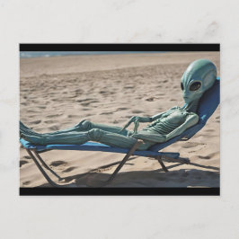 Cartão Postal alienígena de férias na praia