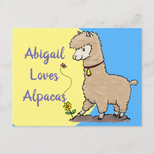 Cartão Postal Alpaca castanho-branca com cartoon de borboleta