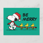 Cartão Postal Amendoins | Snoopy & Friends Winter Scarf<br><div class="desc">Celebre as férias e o seu amor pelos amendoins com este design bonitinho com Snoopy,  Woodstock e amigos vestindo um lenço vermelho de inverno.</div>