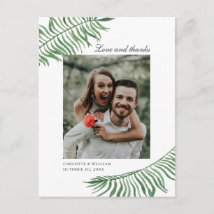 Cartão Postal Amor e obrigados. Folhas tropicais obrigado de cas