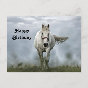 Cartão Postal Aniversário da Nuvem de Cavalo Branco Bonito