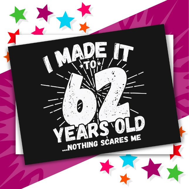 Cartão Postal Aniversário de 62 Anos Sarcástico Meme Engraçado (Criador carregado)