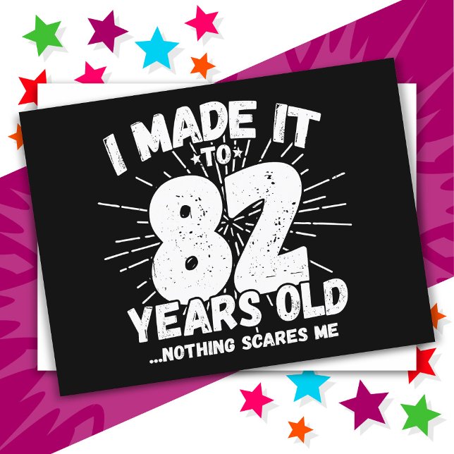 Cartão Postal Aniversário de 82 Anos Sarcástico Meme Engraçado (Criador carregado)