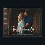 Cartão Postal Anúncio adiado de casamento do Script Branco Chic<br><div class="desc">Cartão-postal de Anúncio de Casamento de Script Branco Chic Adiado</div>