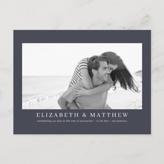 Cartão Postal Anúncio de casamento reagendado Foto moderna (Frente)