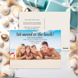 Cartão Postal Anúncio de Mudança Família Foto Praia