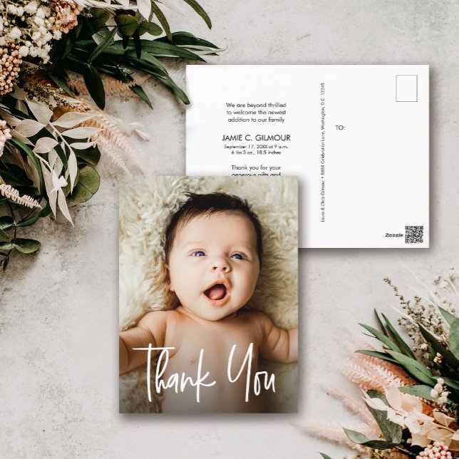 Cartão Postal Anúncio de Nascimento Moderno Foto Bebê Obrigado (Modern Handlettering script baby photo thank you birth announcement postcard design.)