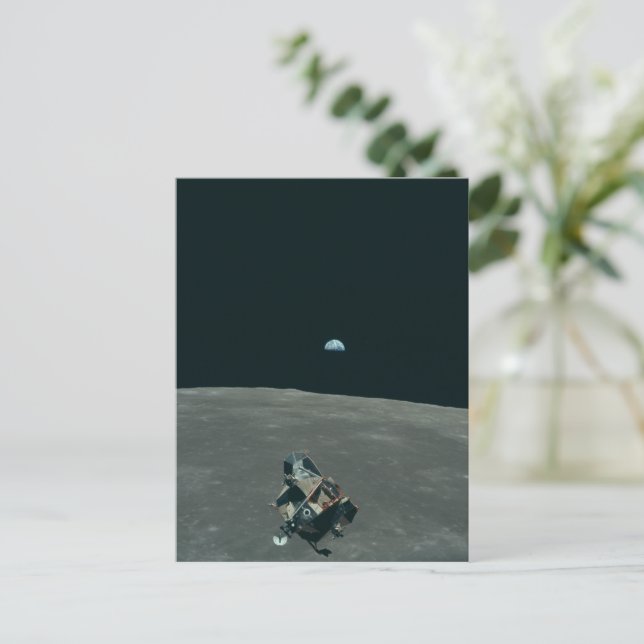 Cartão Postal Apollo Lunar Lander e Earthrise sobre Lua (Em pé/Frente)