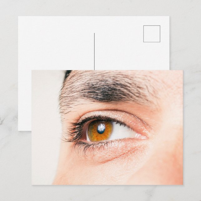 Cartão Postal Aproximação dos olhos humanos (Frente/Verso)