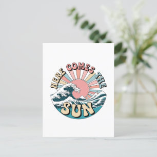 Cartão Postal Aqui Vem O Sol - Víblias De Verão Retro