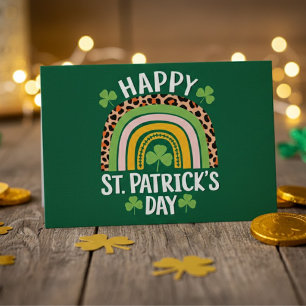 Cartão Postal Arco-íris do Feliz Dia de São Patrício com Trevos