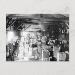 Cartão Postal Armazém de uísque clandestino, 1920