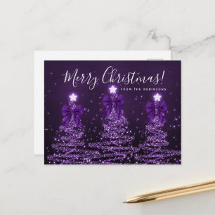 Cartão Postal Árvores de Natal Roxas de Férias Elegantes com Laç