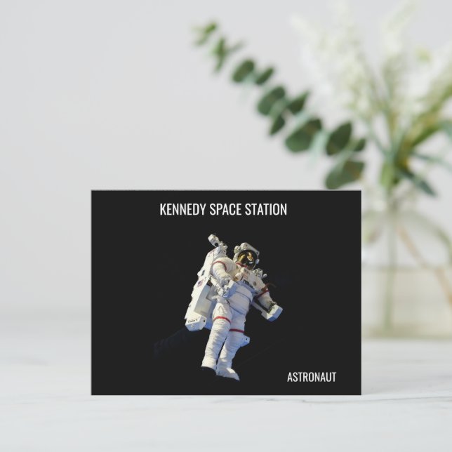 Cartão Postal Astronauta da Estação Espacial Kennedy (Em pé/Frente)