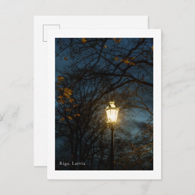 Cartão Postal Atmospheric Lantern in Autumn Park, Riga  (Frente/Verso)