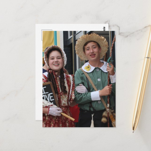 Cartão Postal Ator e Atriz de Cosplay de Huck Finn (Frente/Verso In Situ)