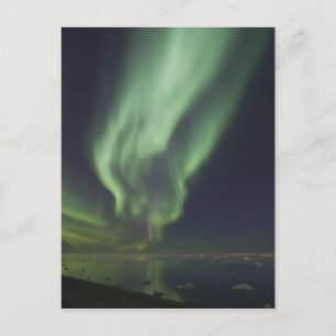 Cartão Postal Aurora Borealis refletida no Oceano Ártico