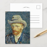 Cartão Postal Autorretrato | Vincent van Gogh<br><div class="desc">Autorretrato com Felt Hat (1887), Cinza, do artista poste-impressionista holandês Vincent Van Gogh. Van Gogh frequentemente se usou como modelo para praticar pintura artística. É claro que ele estudou a técnica do pontilhismo, mas suas pinceladas não são sistemáticas e aplicou as marcas de forma única. Esta pintura é também uma...</div>