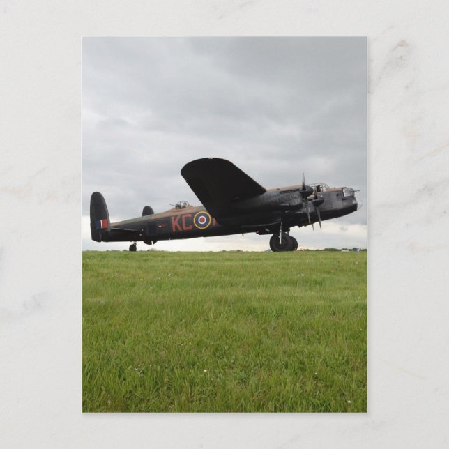 Cartão Postal Avro Lancaster No Campo (Frente)