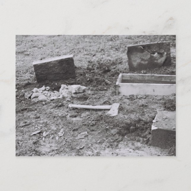 Cartão Postal Axe to Grind (Frente)