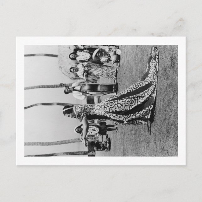 Cartão Postal Bailarina Holoku Hula com Fotografia da Banda - Ha (Frente)