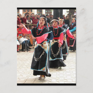 Cartão Postal Bailarinos tibetanos traje tradicional