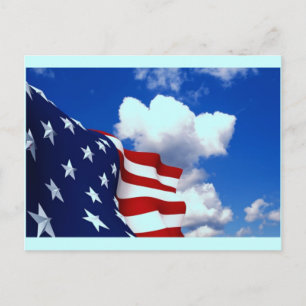 Cartão Postal Bandeira Americana nos céus azuis