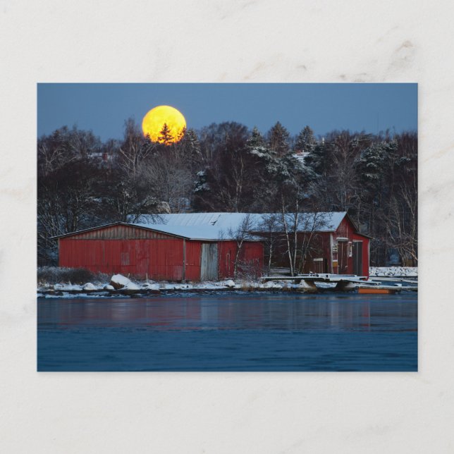 Cartão Postal Banheiro de madeira vermelha em Helsínquia, Finlân (Frente)