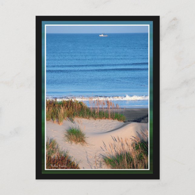 Cartão Postal Barco de Pesca Perto do Horizonte (Frente)