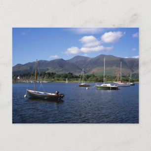 Cartão Postal Barcos à vela e Skiddaw Cumbria Inglaterra