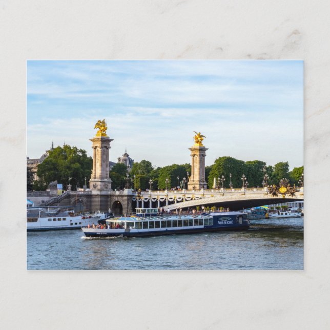 Cartão Postal Barcos turistas que passam por Pont Alexandre III  (Frente)
