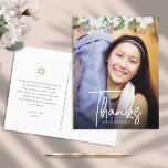 Cartão Postal Bat Mitzvah Script Foto Dourada Floral Obrigado<br><div class="desc">Certifique-se de que o seu Bat Mitzvah favorito mostre o seu apreço a todos os que apoiaram o seu evento principal! Envie este obrigado sofisticado e personalizado que você faz cartão-postal! Uma aquarela floral chica, espantosa, branca e dourada brilhando com tipografia de script branco e serif tipo san sobrepõe a...</div>