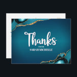 Cartão Postal Bat Mitzvah Turquoise Agate Script Obrigado<br><div class="desc">Certifique-se de que o seu Bat Mitzvah favorito mostre o seu apreço a todos os que apoiaram o seu evento principal! Envie este obrigado legal, único, moderno e personalizado que você faz. Script branco manuscrito e tipografia ousada sans serif sobrepõem um fundo azul-lacrimogêneo profundo com azul-turquesa acentuado com veias douradas...</div>
