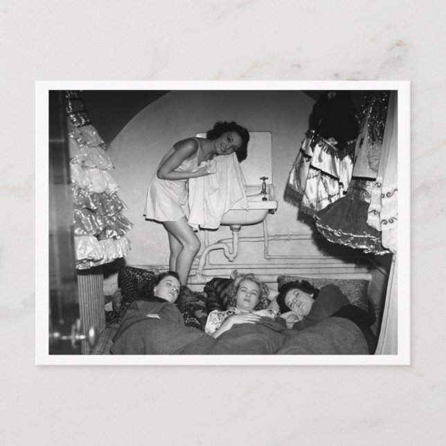 Cartão Postal Batalha da Grã-Bretanha e da Blitz: #27 Meninas de (Frente)