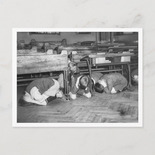 Cartão Postal Batalha Da Grã-Bretanha E Da Blitz: Drill de Raid  (Frente)