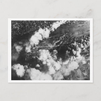 Cartão Postal Batalha da Grã-Bretanha & O Blitz: #19 Docas em Ch