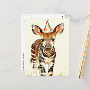 Cartão Postal Bebê ocapi com chapéu de festa 