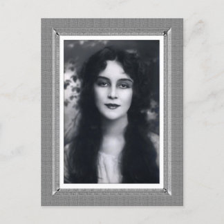 Cartão Postal Bela Vintage - Mulher Misteriosa - a preto e branc
